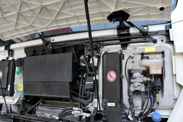 й HOWO T5Gϵؿ 290 8X4 LNGж(ZZ3317M386GE1L)ͼƬ