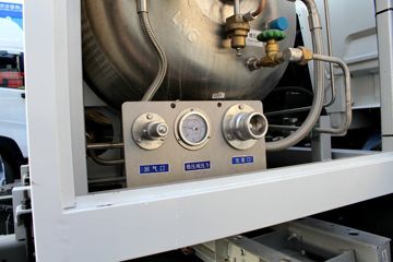 й HOWO T5Gϵؿ 290 8X4 LNGж(ZZ3317M386GE1L)ͼƬ