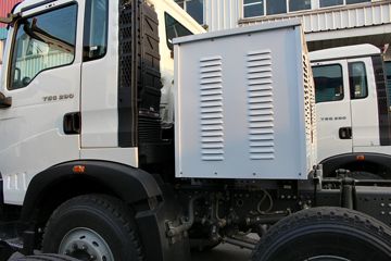 й HOWO T5Gϵؿ 290 8X4 LNGж(ZZ3317M386GE1L)ͼƬ