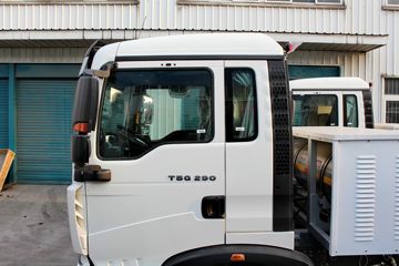 й HOWO T5Gϵؿ 290 8X4 LNGж(ZZ3317M386GE1L)ͼƬ