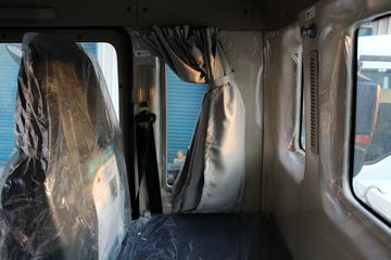 �й����� HOWO T5Gϵ�ؿ� 290���� 8X4 LNG��ж������(ZZ3317M386GE1L)ͼƬ