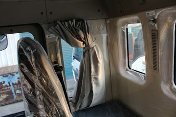 �й����� HOWO T5Gϵ�ؿ� 290���� 8X4 LNG��ж������(ZZ3317M386GE1L)ͼƬ