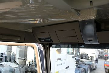 �й����� HOWO T5Gϵ�ؿ� 290���� 8X4 LNG��ж������(ZZ3317M386GE1L)ͼƬ