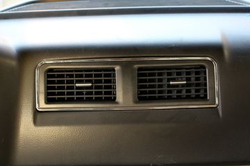 �й����� HOWO T5Gϵ�ؿ� 290���� 8X4 LNG��ж������(ZZ3317M386GE1L)ͼƬ