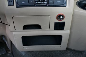 �й����� HOWO T5Gϵ�ؿ� 290���� 8X4 LNG��ж������(ZZ3317M386GE1L)ͼƬ