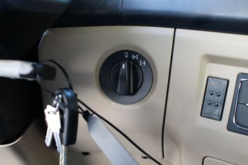 �й����� HOWO T5Gϵ�ؿ� 290���� 8X4 LNG��ж������(ZZ3317M386GE1L)ͼƬ