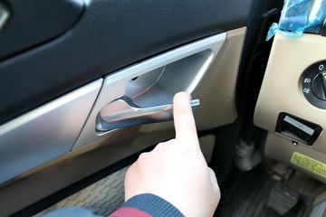 �й����� HOWO T5Gϵ�ؿ� 290���� 8X4 LNG��ж������(ZZ3317M386GE1L)ͼƬ