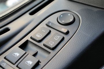 �й����� HOWO T5Gϵ�ؿ� 290���� 8X4 LNG��ж������(ZZ3317M386GE1L)ͼƬ