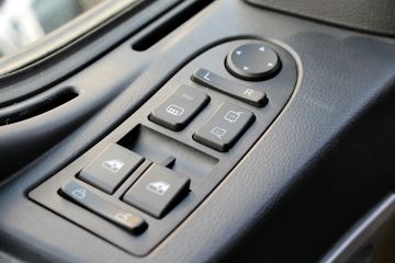 �й����� HOWO T5Gϵ�ؿ� 290���� 8X4 LNG��ж������(ZZ3317M386GE1L)ͼƬ