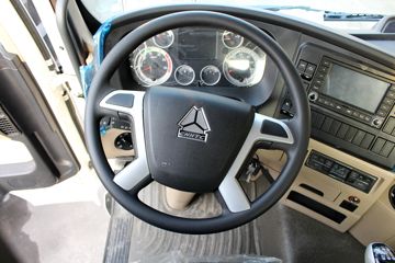 �й����� HOWO T5Gϵ�ؿ� 290���� 8X4 LNG��ж������(ZZ3317M386GE1L)ͼƬ