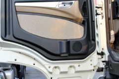 中国重汽 HOWO T5G系重卡 290马力 8X4 LNG自卸车底盘(ZZ3317M386GE1L)