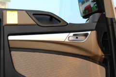 中国重汽 HOWO T5G系重卡 290马力 8X4 LNG自卸车底盘(ZZ3317M386GE1L)