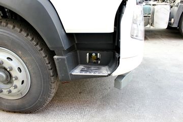 �й����� HOWO T5Gϵ�ؿ� 290���� 8X4 LNG��ж������(ZZ3317M386GE1L)ͼƬ