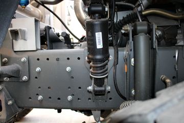 �й����� HOWO T5Gϵ�ؿ� 290���� 8X4 LNG��ж������(ZZ3317M386GE1L)ͼƬ