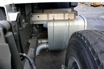 �й����� HOWO T5Gϵ�ؿ� 290���� 8X4 LNG��ж������(ZZ3317M386GE1L)ͼƬ