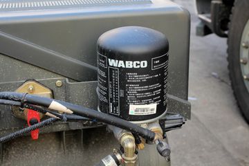 �й����� HOWO T5Gϵ�ؿ� 290���� 8X4 LNG��ж������(ZZ3317M386GE1L)ͼƬ