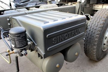 �й����� HOWO T5Gϵ�ؿ� 290���� 8X4 LNG��ж������(ZZ3317M386GE1L)ͼƬ