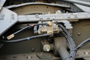 �й����� HOWO T5Gϵ�ؿ� 290���� 8X4 LNG��ж������(ZZ3317M386GE1L)ͼƬ