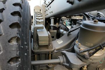 �й����� HOWO T5Gϵ�ؿ� 290���� 8X4 LNG��ж������(ZZ3317M386GE1L)ͼƬ