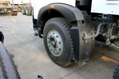 中国重汽 HOWO T5G系重卡 290马力 8X4 LNG自卸车底盘(ZZ3317M386GE1L)