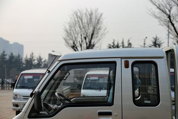 ʱ ԦV1 1.8L 68  Ű΢(BJ1030V5PA4-X2)ͼƬ