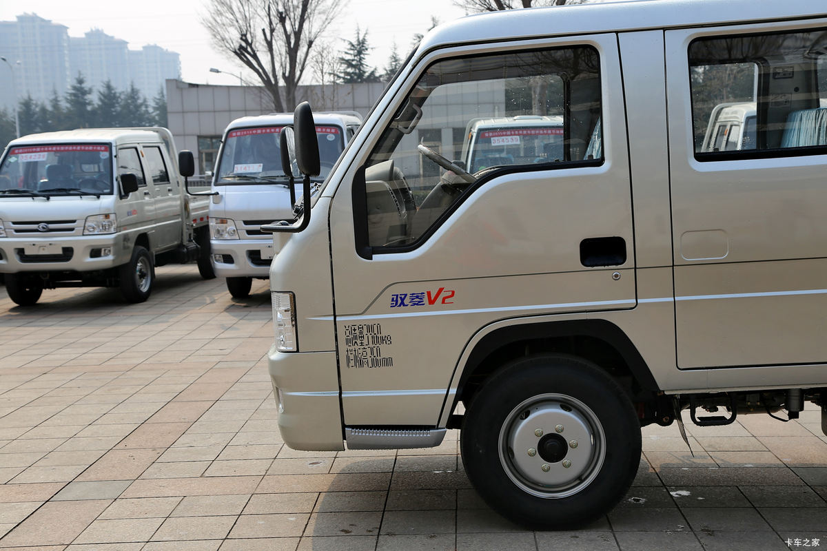 ʱ ԦV2 1.8L 68  ˫΢(BJ1032V4AA4-V3)                                                