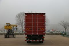 福田 瑞沃中卡 168马力 4X2 7.6米厢式载货车(BJ5165XXY-7)