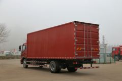 福田 瑞沃中卡 168马力 4X2 7.6米厢式载货车(BJ5165XXY-7)