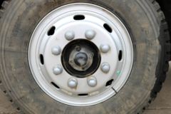 福田 瑞沃中卡 168马力 4X2 7.6米厢式载货车(BJ5165XXY-7)