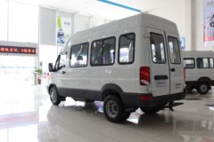 南京依维柯 得意 A37 136马力 封闭厢式货车