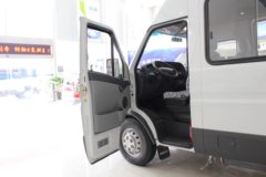南京依维柯 得意 A37 136马力 封闭厢式货车