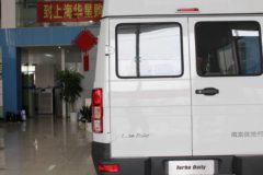 南京依维柯 得意 A35 129马力 封闭厢式货车