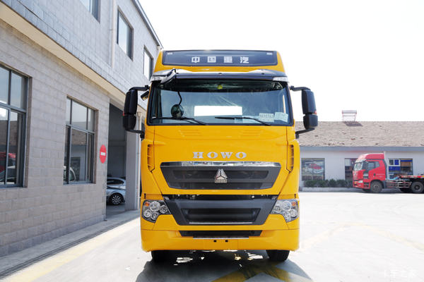 中国重汽 HOWO T7H重卡 480马力 6X4牵引车