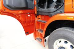 联合卡车 U340重卡 340马力 4X2牵引车(单减桥)(SQR4181D6Z-1)