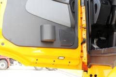 联合卡车U380 380马力 8X4 8.2米自卸车(蓬翔轮边减速桥)(SQR3311D6T6-3)