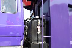 江铃重汽 远威中卡 220马力 6X2 6米自卸车(SXQ3232G)