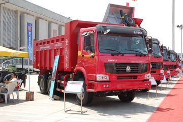 中国重汽 HOWO重卡 266马力 6X4 4.8米自卸车(ZZ3257M2949B)