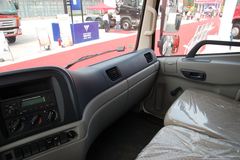 东风商用车 天锦中卡 180马力 4X2 6.6米排半栏板载货车(DFL1120B) 