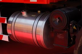 特霸&nbsp;自卸车底盘                                                图片