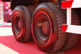 特霸&nbsp;自卸车底盘                                                图片