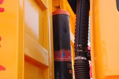 红岩 金刚重卡 290马力 6X4 5.8米自卸车(CQ3254TPG384)