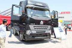 中国重汽 HOWO A7系重卡 420马力 6X4 牵引车(驾驶室A7-P)(ZZ4257V3247N1H)