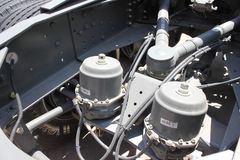 中国重汽 HOWO A7系重卡 420马力 6X4 牵引车(驾驶室A7-P)(ZZ4257V3247N1H)