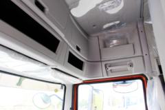 联合卡车 U260重卡 260马力 4X2 LNG牵引车(蓬翔单级减速桥)(SQR4182N6Z)