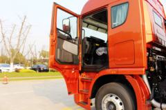 联合卡车 U260重卡 260马力 4X2 LNG牵引车(蓬翔单级减速桥)(SQR4182N6Z)