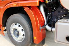 联合卡车 U260重卡 260马力 4X2 LNG牵引车(蓬翔单级减速桥)(SQR4182N6Z)