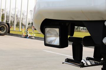 ���Ͽ��� U340 340���� 6X4 5.8��LNG��ж��(�����ֱ߼�����)(SQR3252N6T4)ͼƬ