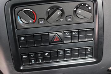 ���Ͽ��� U340 340���� 6X4 5.8��LNG��ж��(�����ֱ߼�����)(SQR3252N6T4)ͼƬ