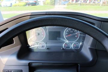 ���Ͽ��� U340 340���� 6X4 5.8��LNG��ж��(�����ֱ߼�����)(SQR3252N6T4)ͼƬ