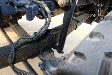 ���Ͽ��� U340 340���� 6X4 5.8��LNG��ж��(�����ֱ߼�����)(SQR3252N6T4)ͼƬ